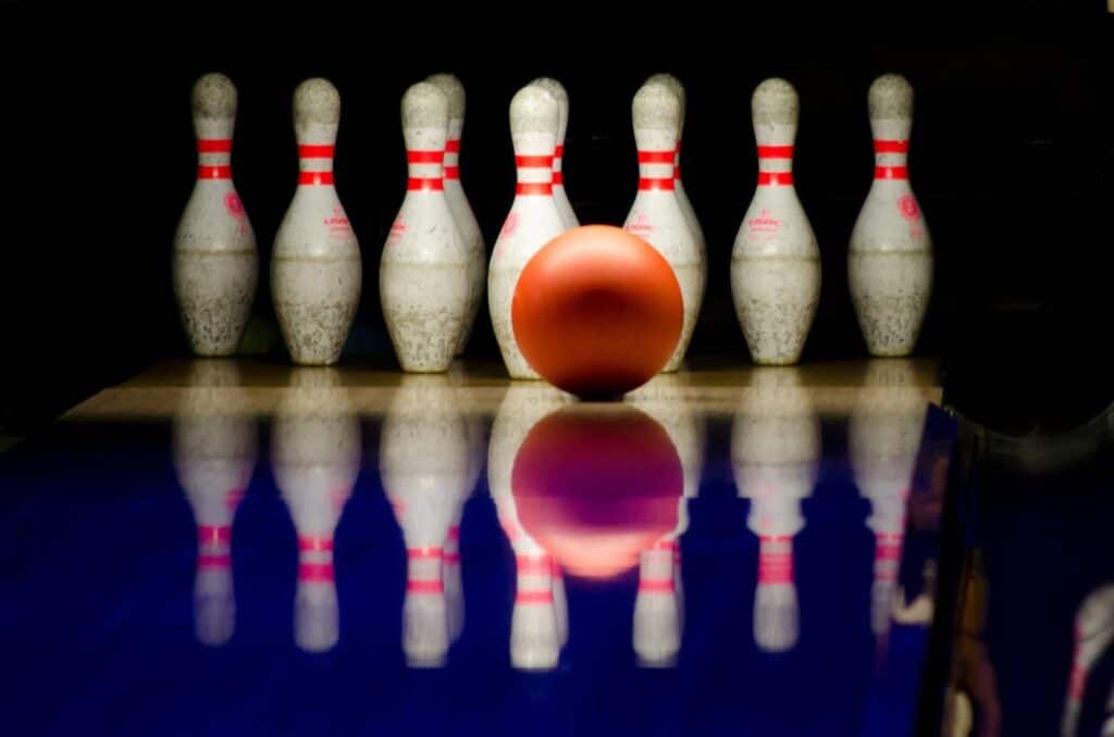 Bowling Tips And Techniques That'll Improve Your Game