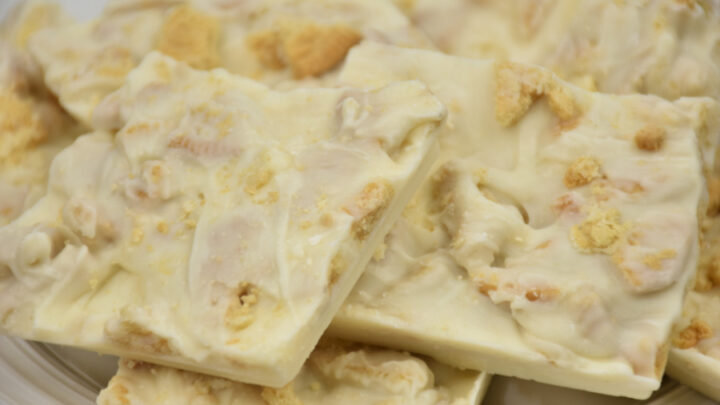 Golden Oreo Bark close up