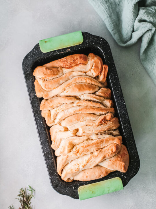 Herbed Butter Pull-Apart Bread