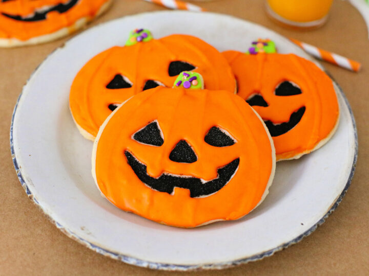 HOW TO MAKE JACK-O-LANTERN COOKIES