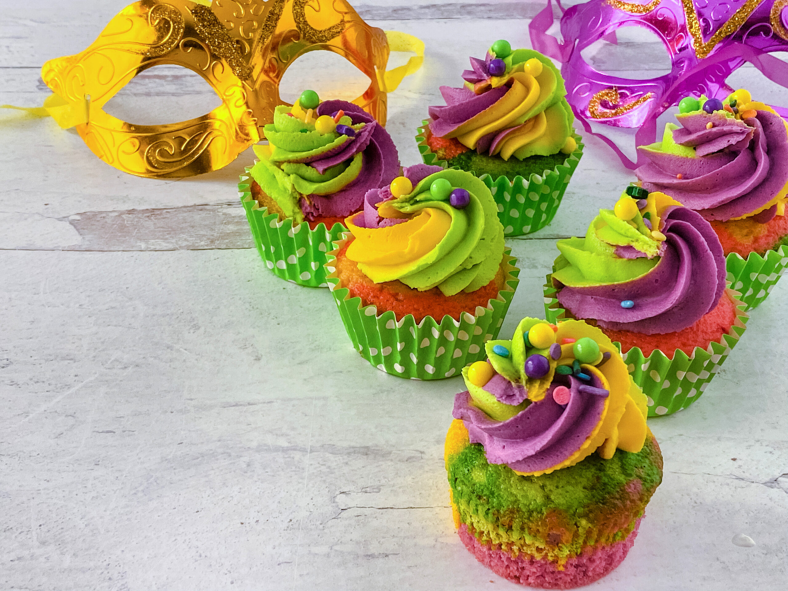 Mardi Gras Cupcakes