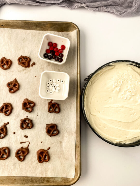 No-Bake Reindeer Cheesecake