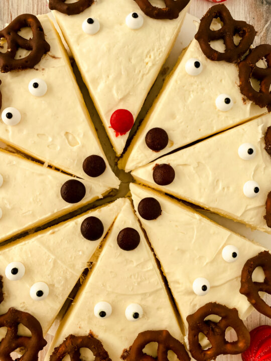 No-Bake Reindeer Cheesecake