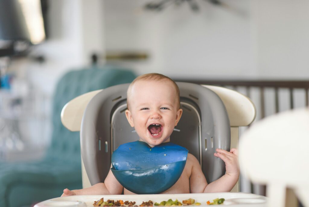 6 Signs Your Baby Is Ready for Solid Foods