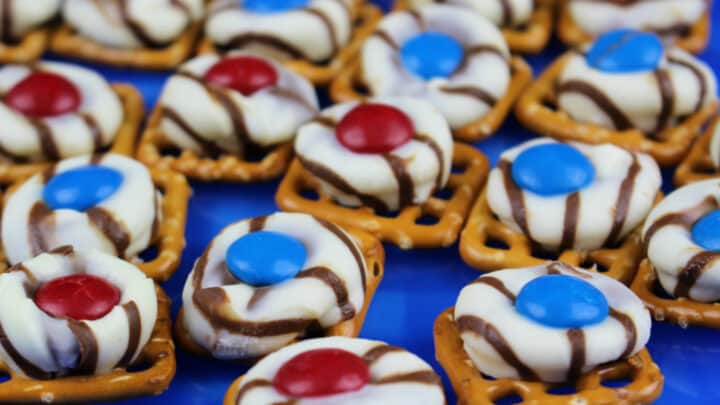 Fun and Delicious Patriotic Pretzel Hugs