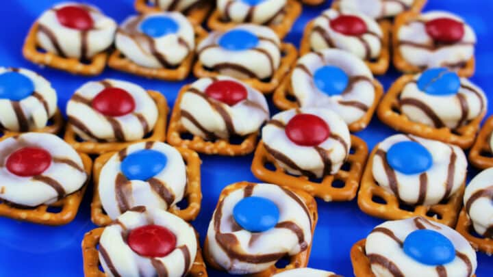 Fun and Delicious Patriotic Pretzel Hugs