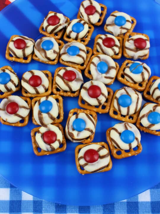 Fun and Delicious Patriotic Pretzel Hugs