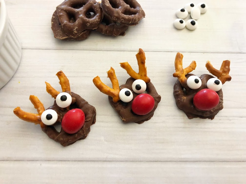 Rudolph Pretzel Bites Recipe