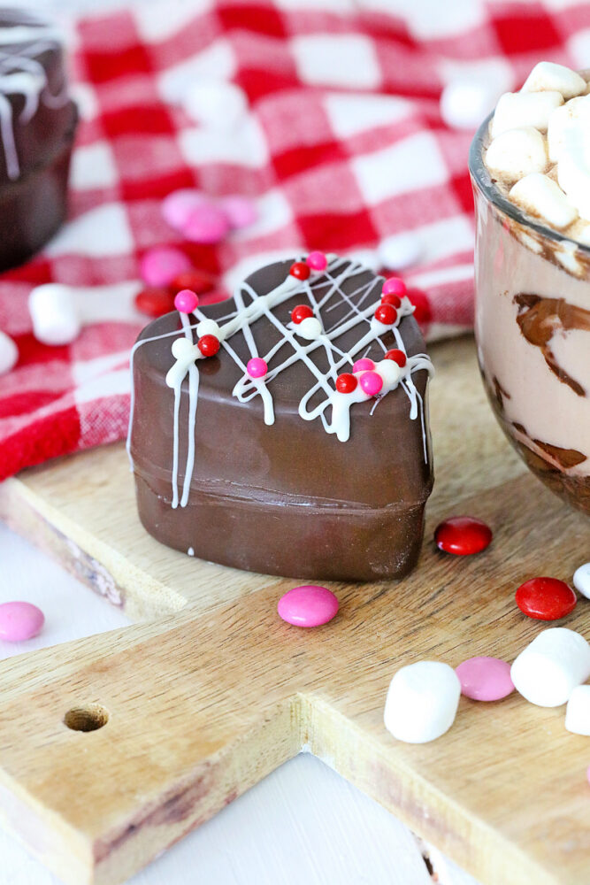 Valentine’s Day Hot Chocolate Bombs