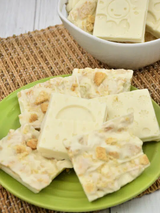 Golden Oreo Bark on a green plate