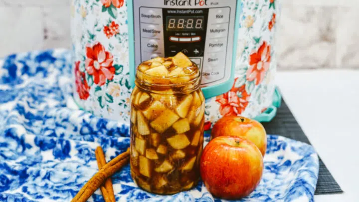 apple pie filling in a jar