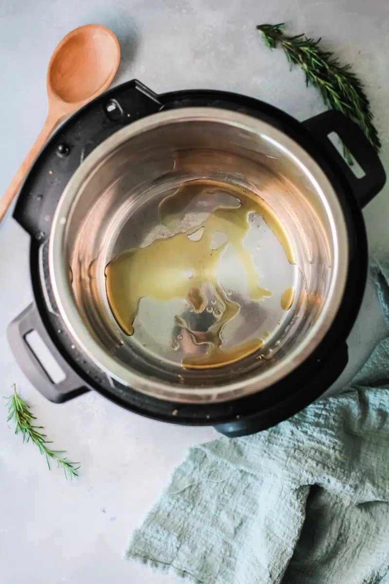 oil in instant pot