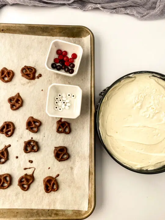 No-Bake Reindeer Cheesecake