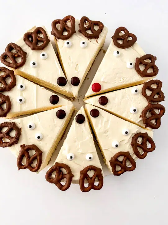 No-Bake Reindeer Cheesecake