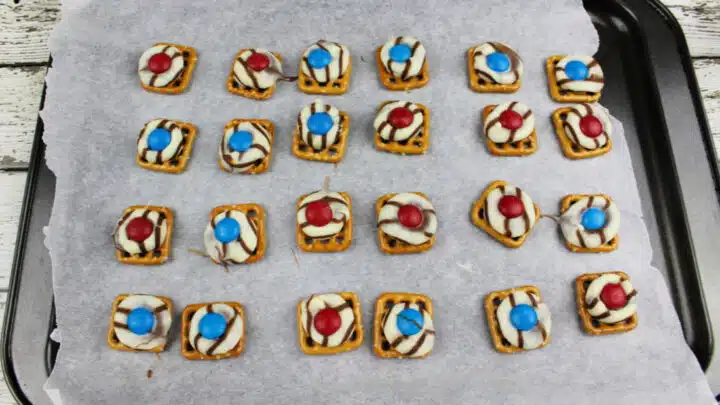 Fun and Delicious Patriotic Pretzel Hugs