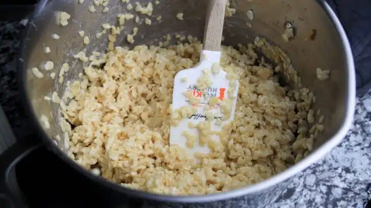 Snowman Rice Krispy Treats