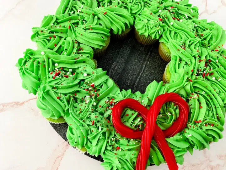 Wreath Pull Apart Cupcakes