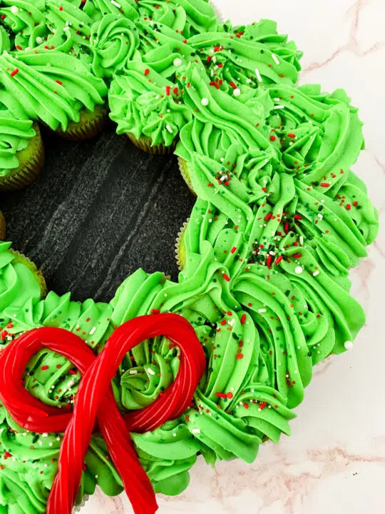 Wreath Pull Apart Cupcakes