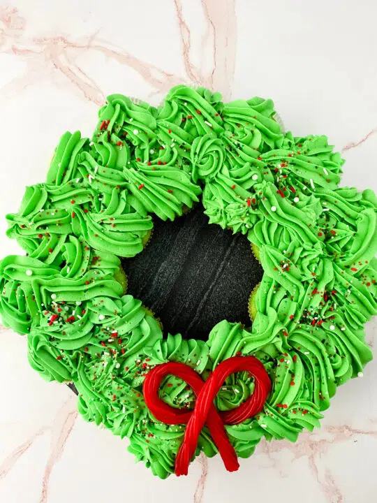 Wreath Pull Apart Cupcakes