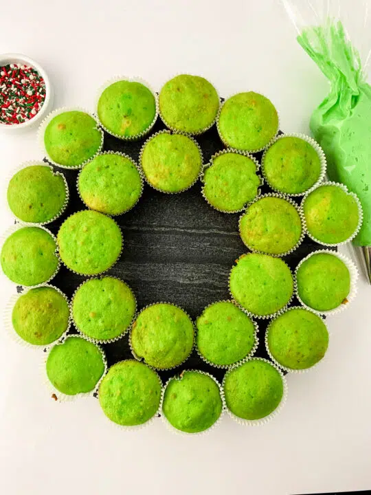 Wreath Pull Apart Cupcakes