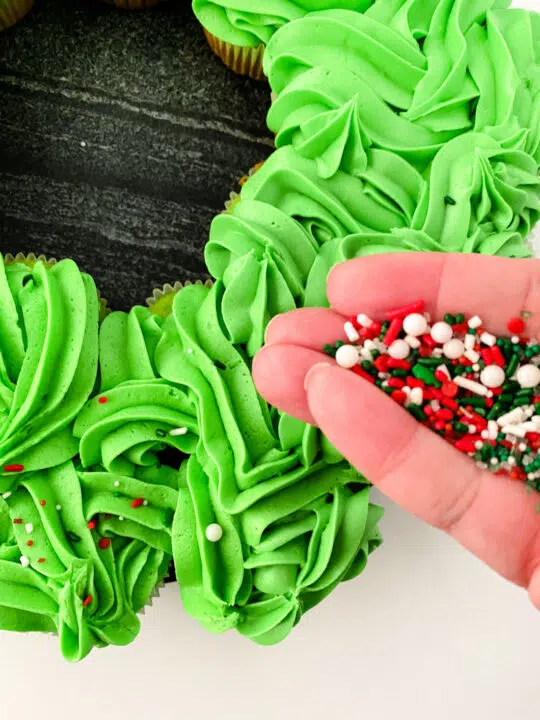 Wreath Pull Apart Cupcakes